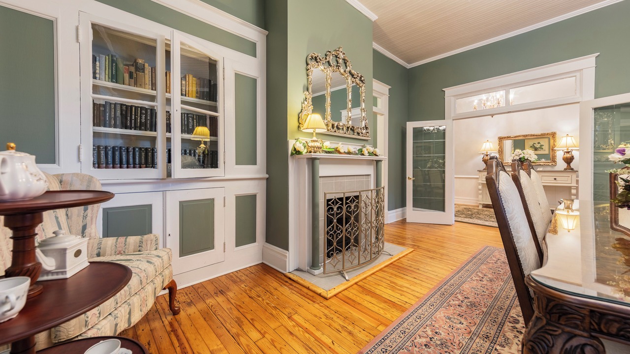 Photo of Livingroom in Clayton