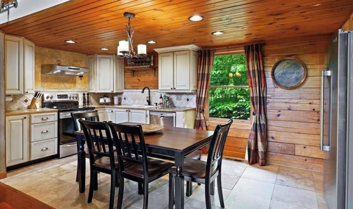 Photo of Kitchen in Linville Ridge