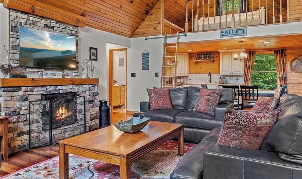 Photo of Livingroom in Linville Ridge