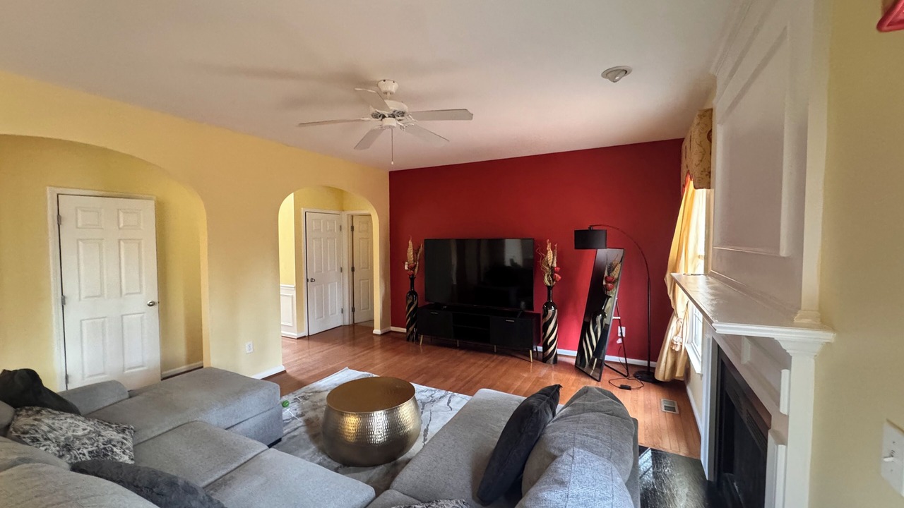 Photo of Livingroom in Holly Glen
