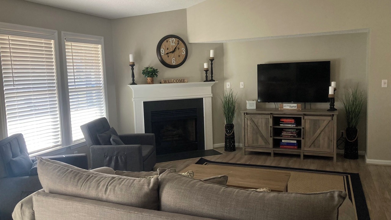 Photo of Livingroom in Lexington - Salisbury