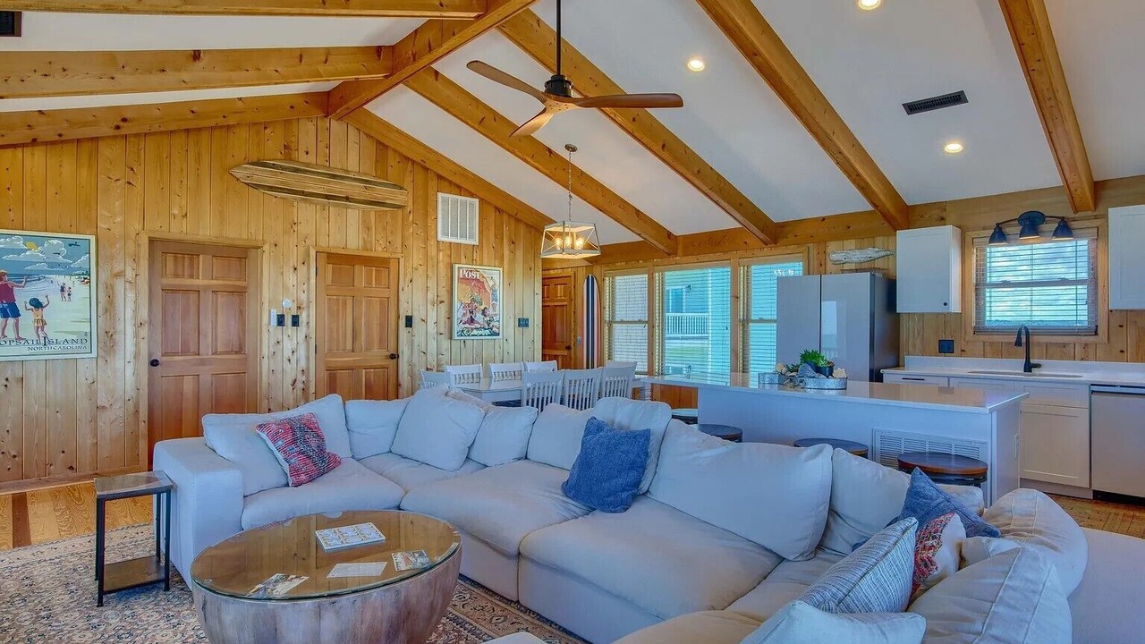 Photo of Livingroom in McCutcheon Field