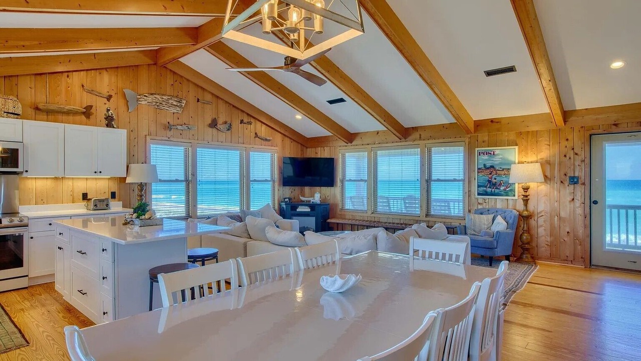 Photo of Livingroom in McCutcheon Field