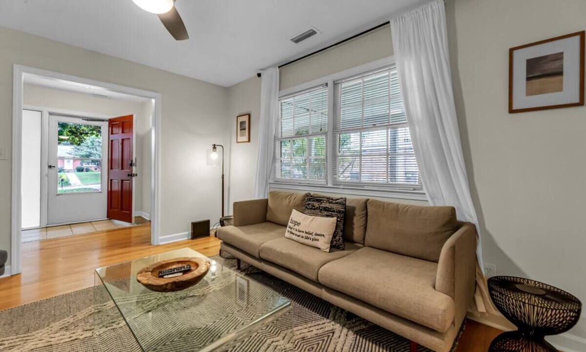 Photo of Livingroom in Winston - Salem