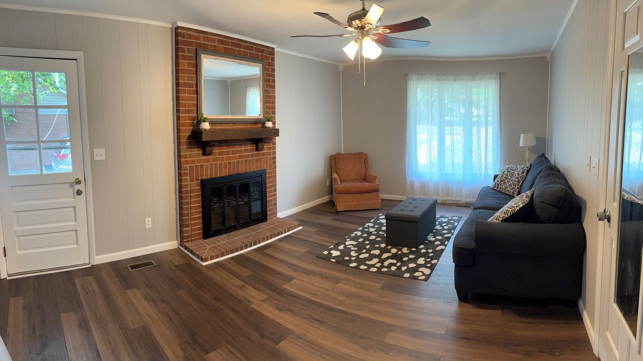 Photo of Livingroom in Jamestown