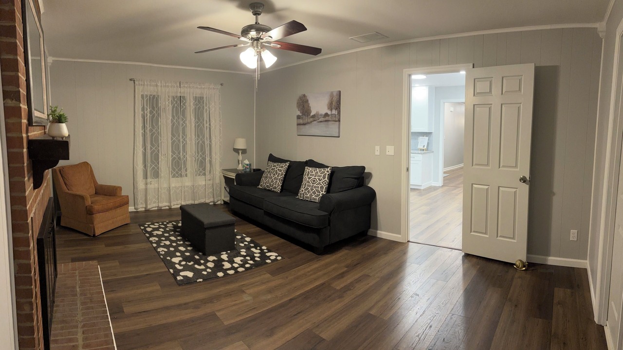 Photo of Livingroom in Jamestown