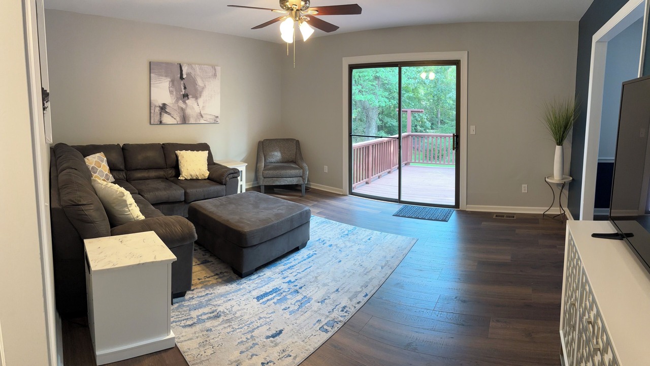 Photo of Livingroom in Jamestown