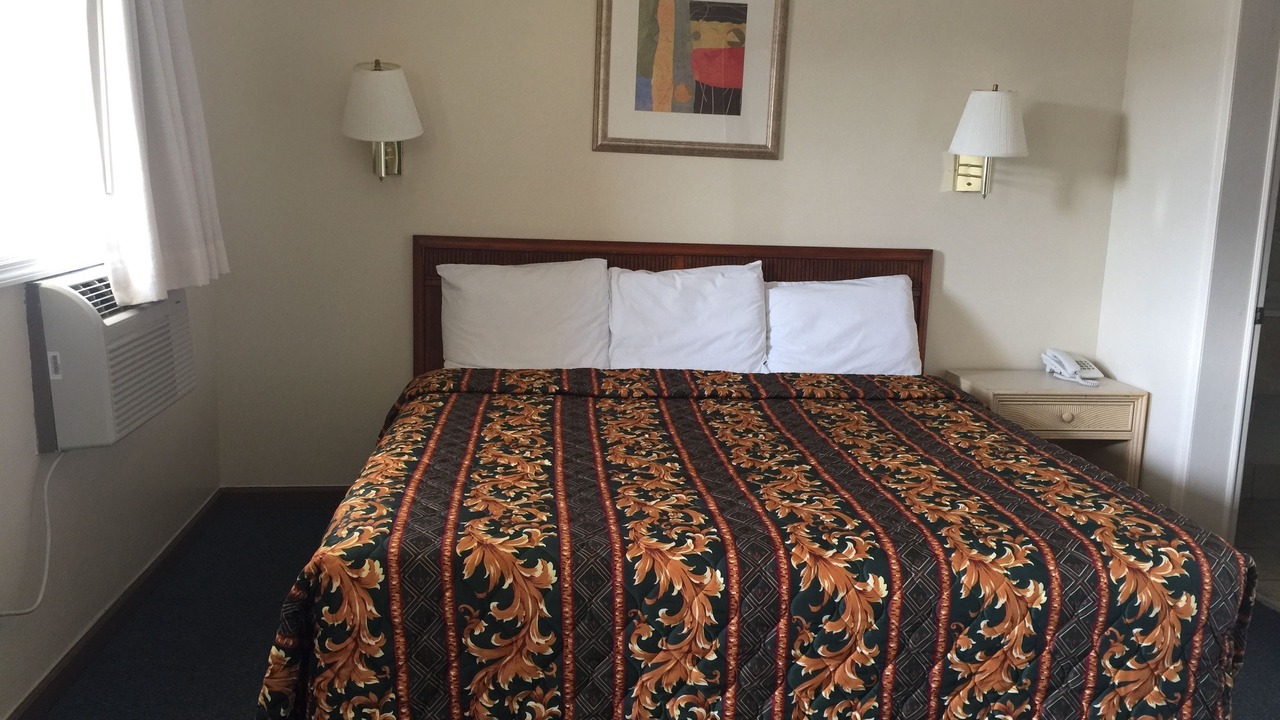 Photo of Bedroom in McCutcheon Field