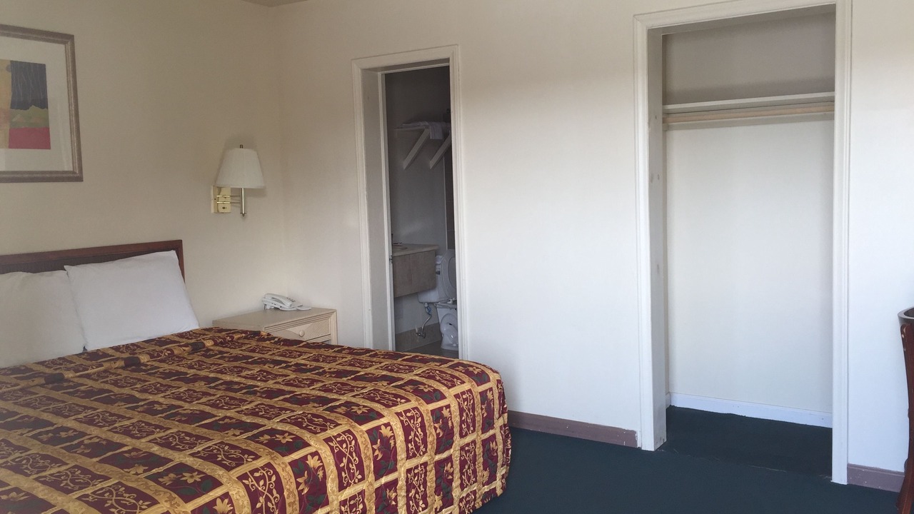 Photo of Bedroom in McCutcheon Field