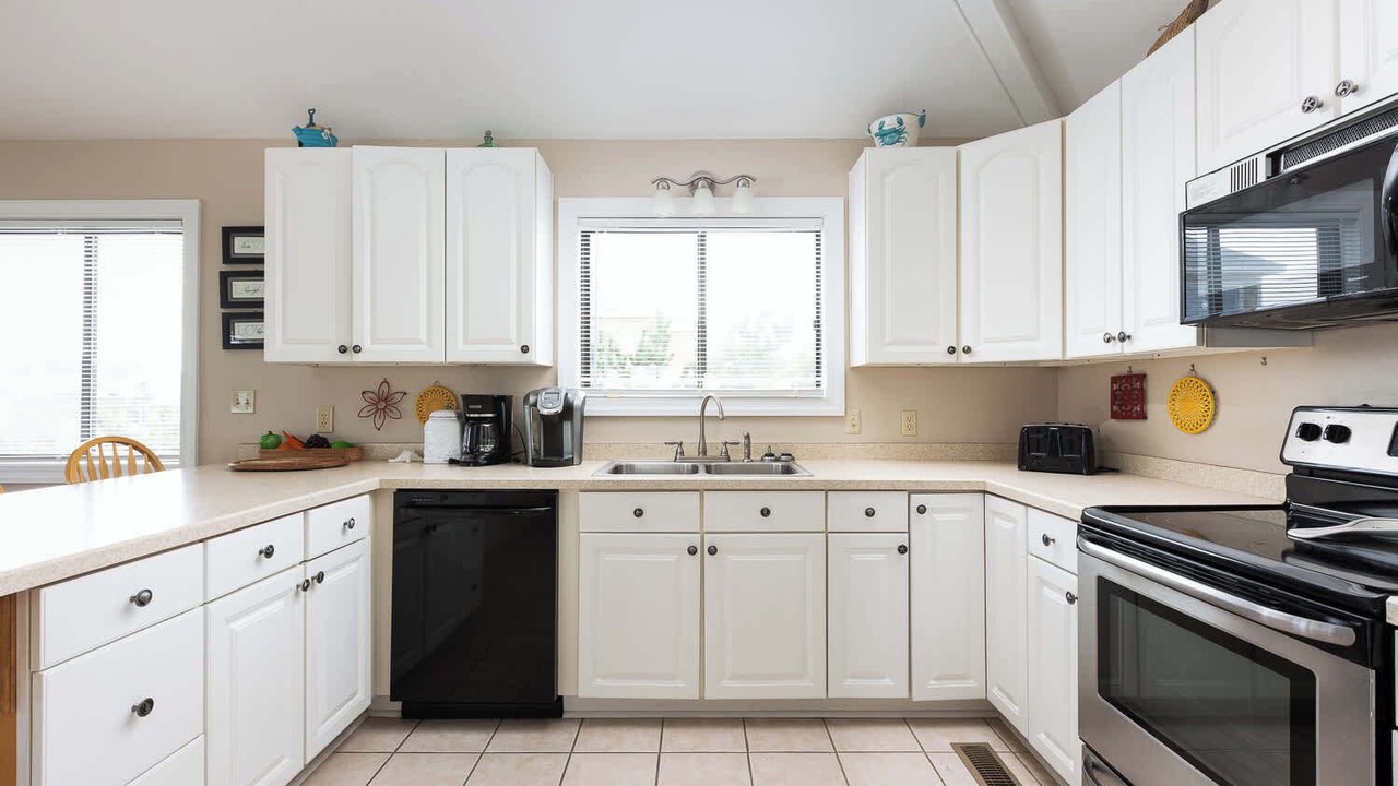 Photo of Kitchen in Whalehead Beach