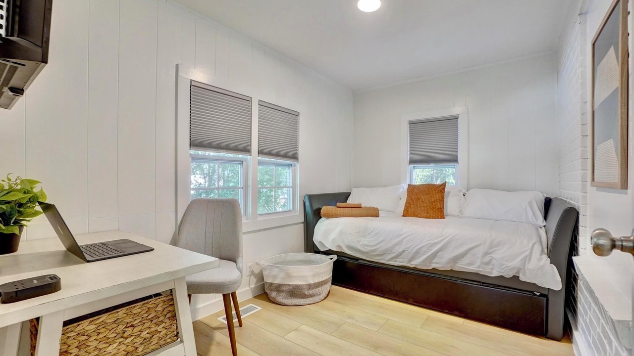Photo of Bedroom in Downtown