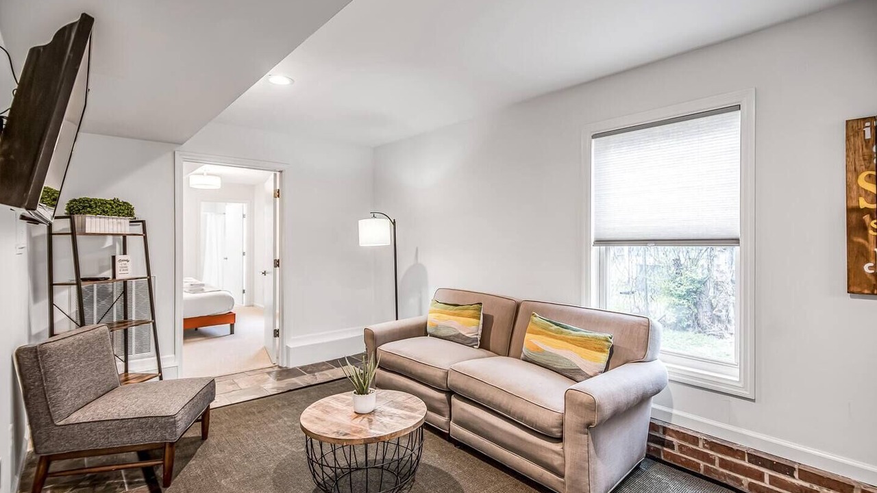 Photo of Livingroom in Berry Hill