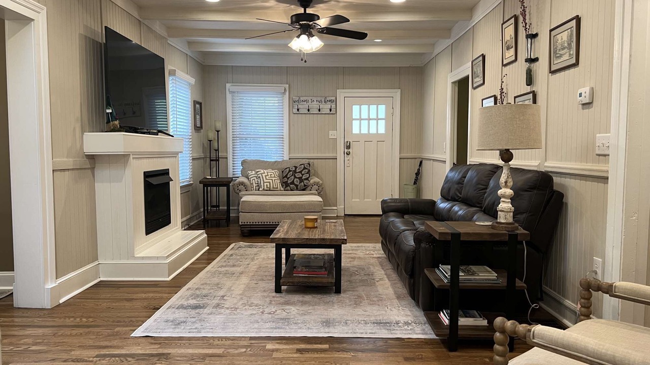 Photo of Livingroom in Laurel Park