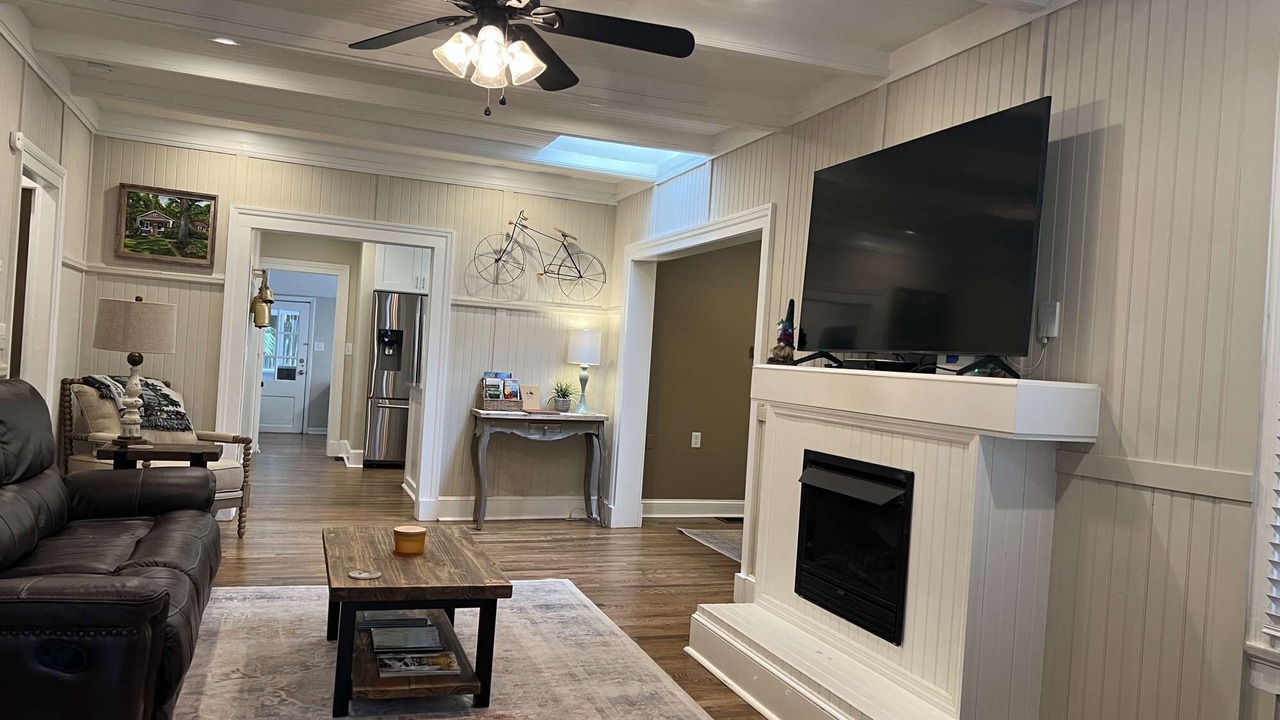 Photo of Livingroom in Laurel Park