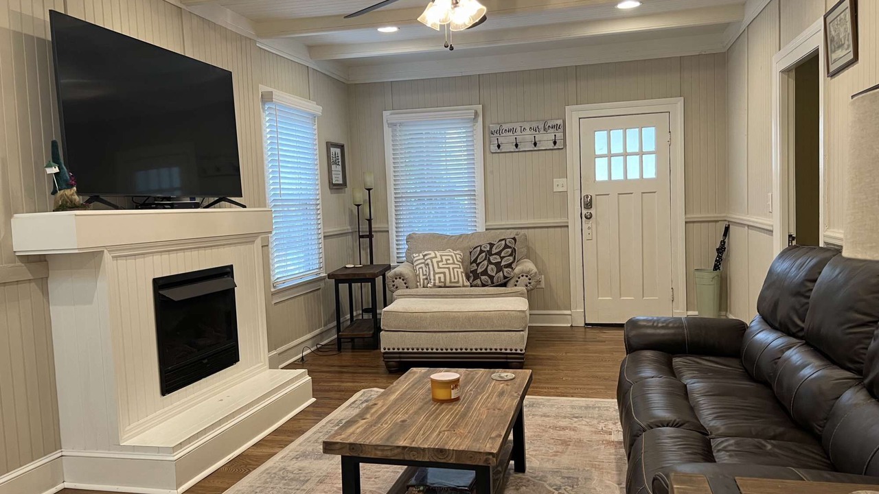 Photo of Livingroom in Laurel Park