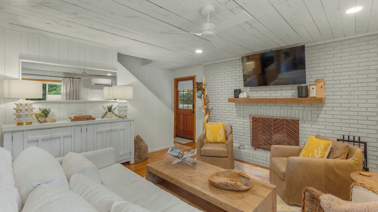 Photo of Livingroom in Mirror Lake