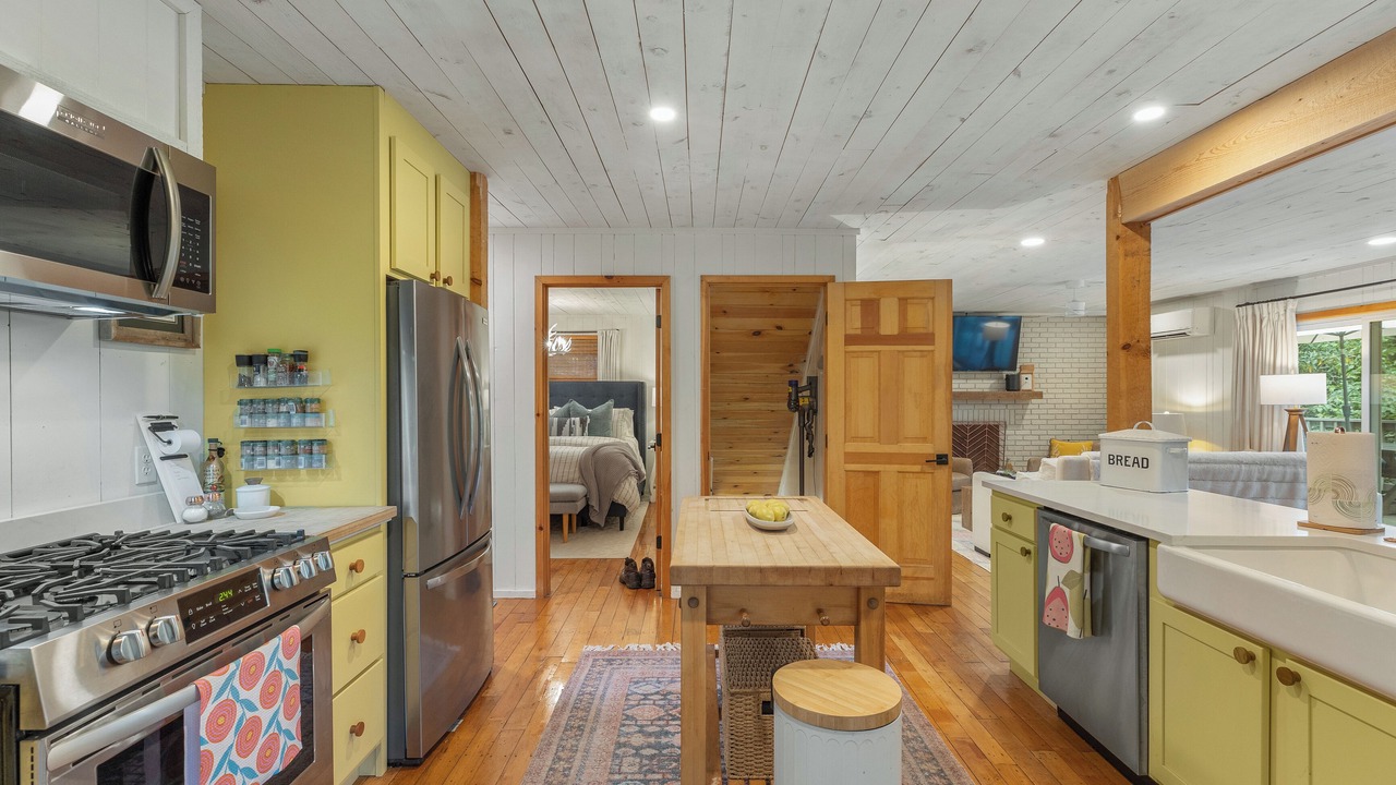 Photo of Kitchen in Mirror Lake