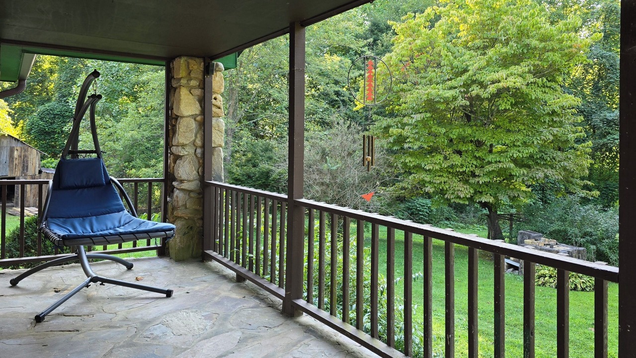 Photo of Patio Balcony in Robbinsville