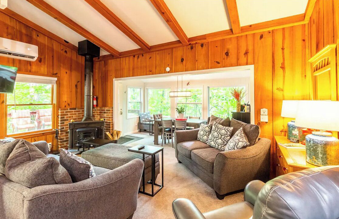 Photo of Livingroom in Clarks Chapel