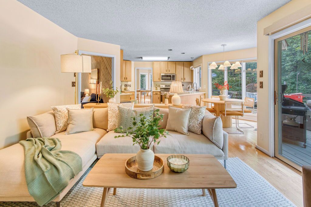 Photo of Livingroom in Jamestown