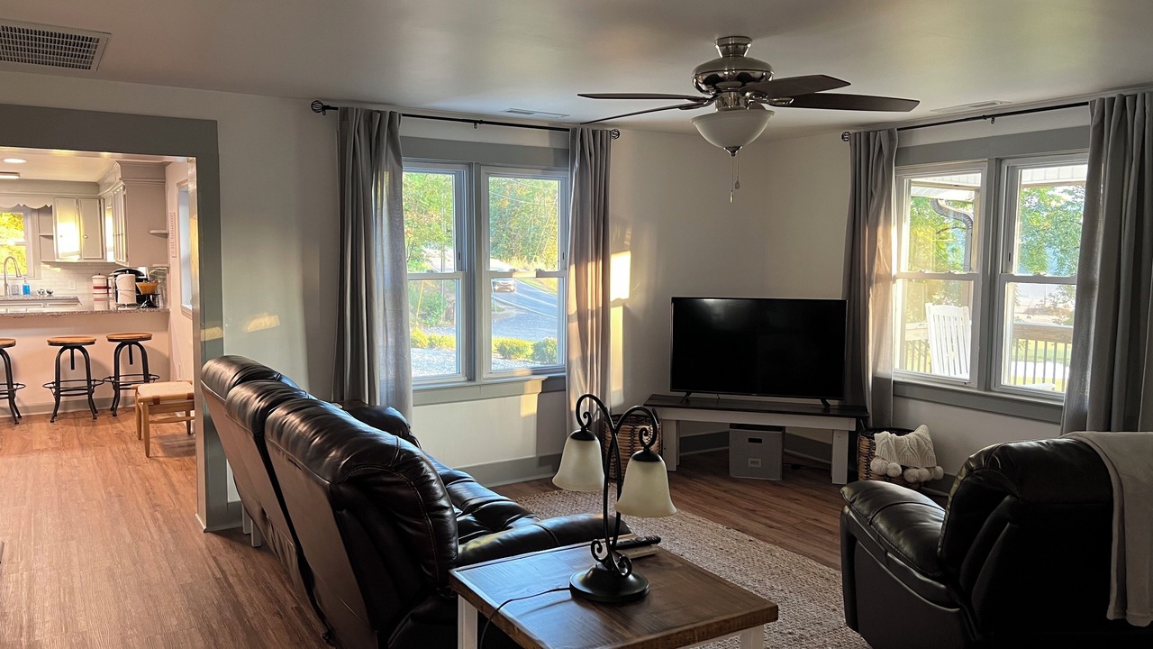 Photo of Livingroom in Mount Airy