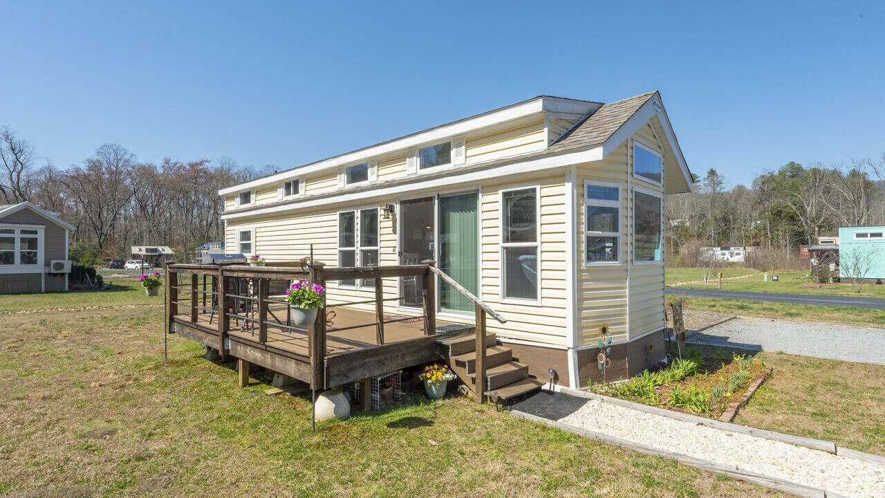 Photo of Outdoor in Mills River