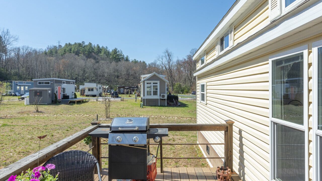 Photo of Outdoor in Mills River