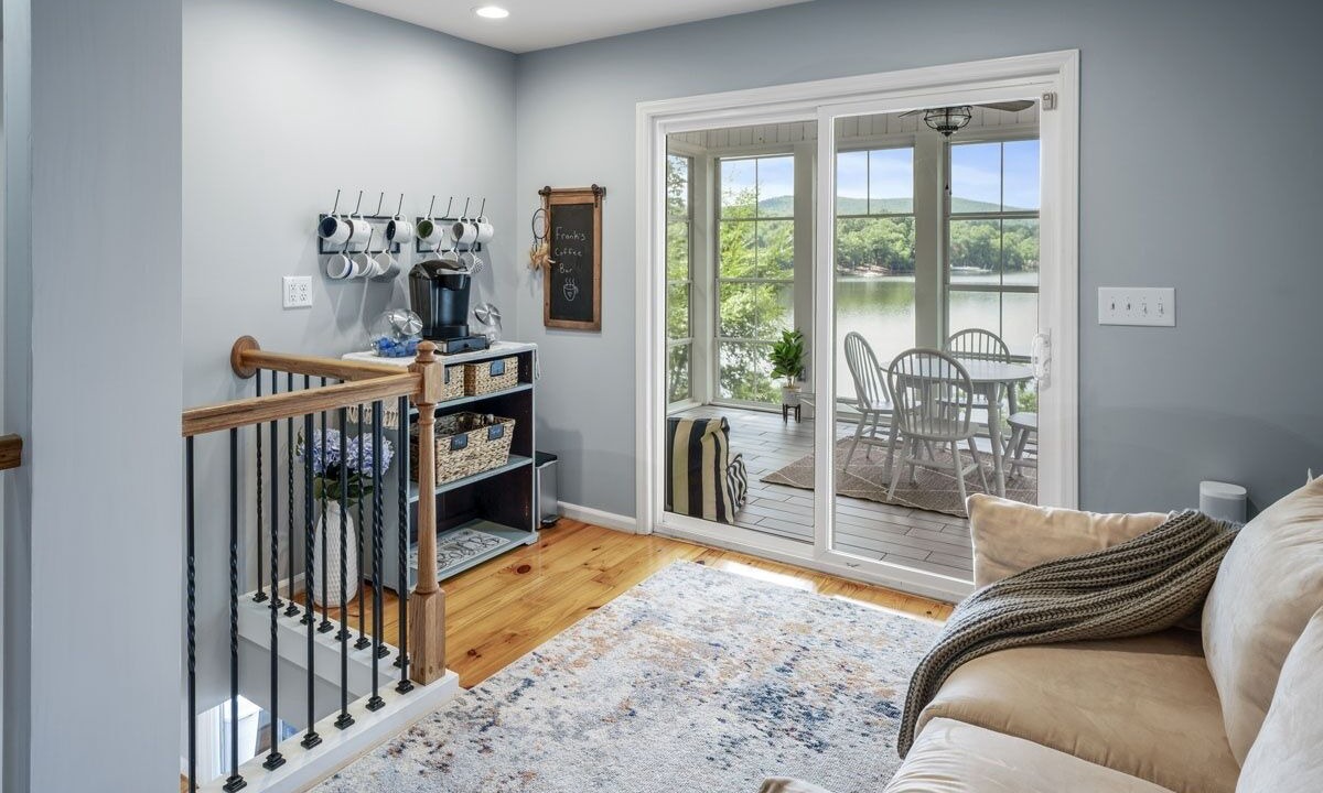 Photo of Livingroom in Southmont