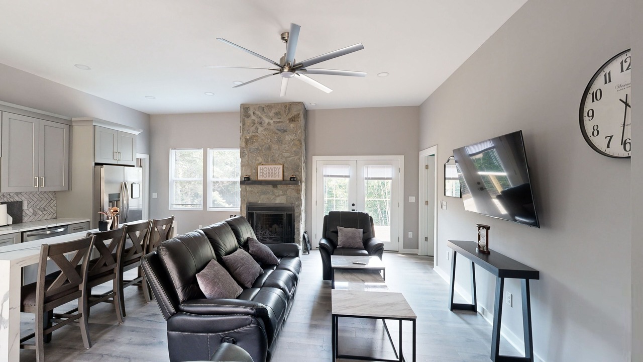 Photo of Livingroom in Roaring River