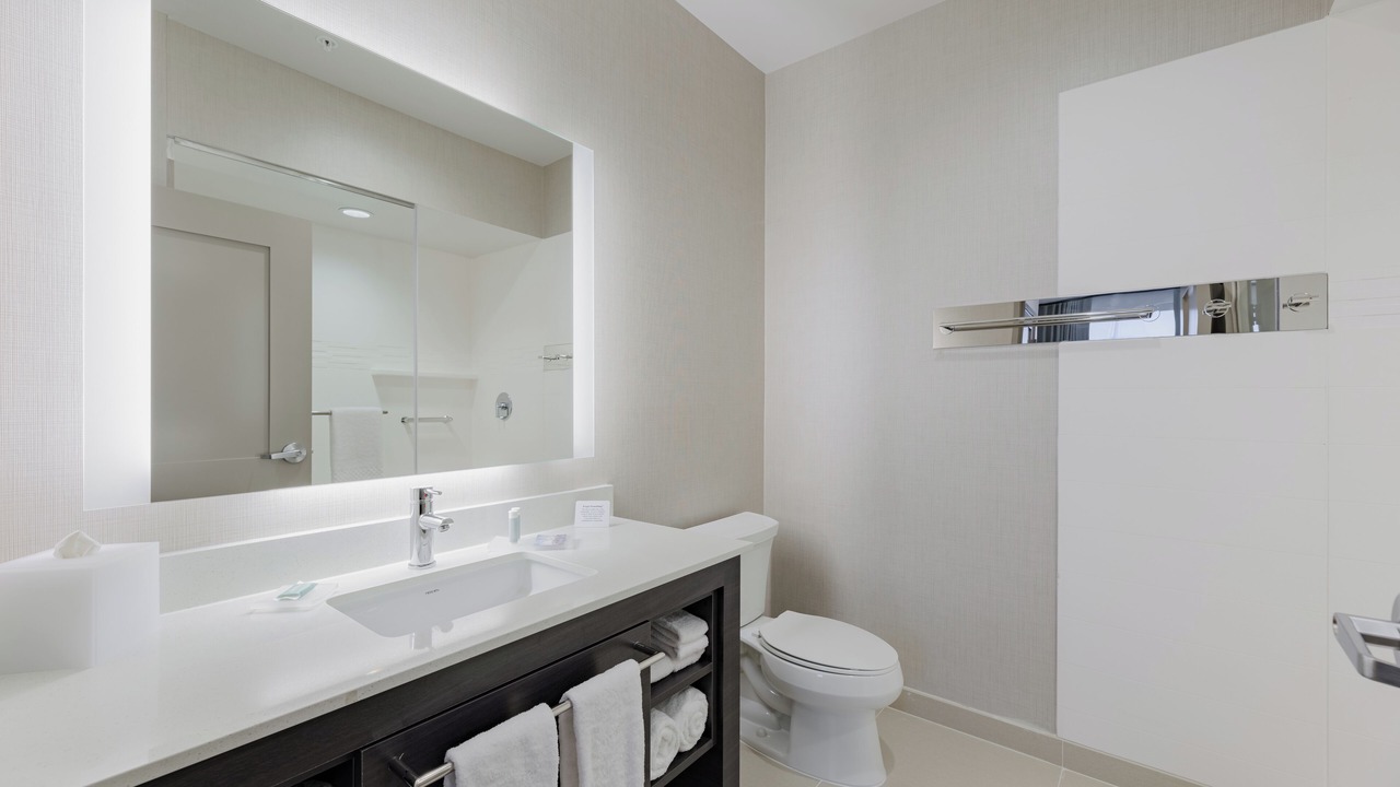 Photo of Bathroom in Metrocenter - North Rhodes Park