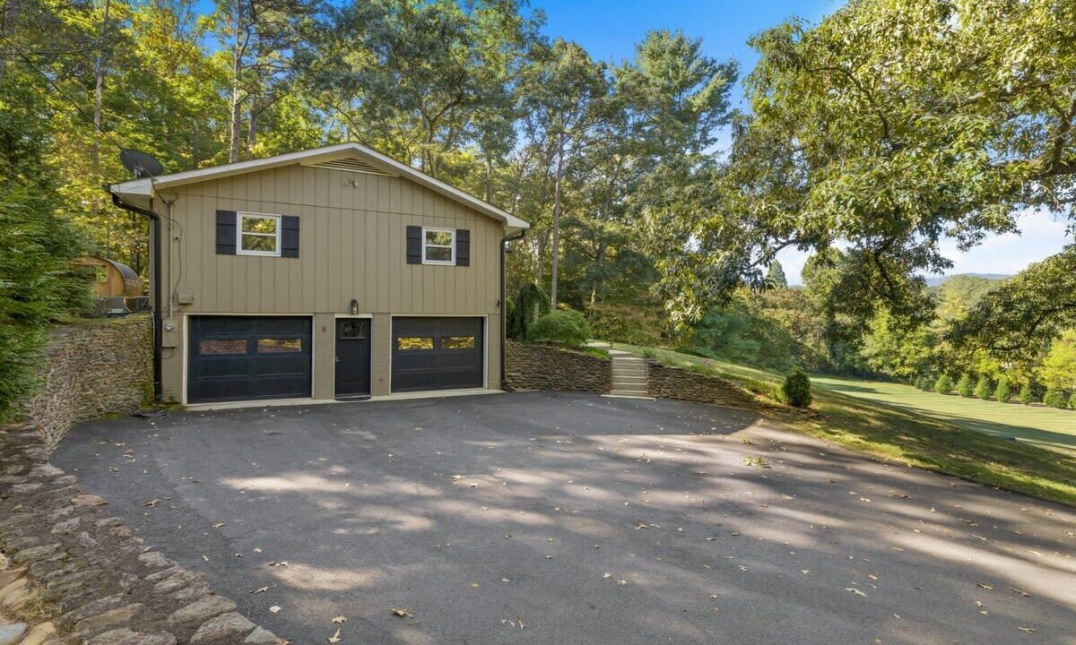 Photo of Outdoor in Avery Creek