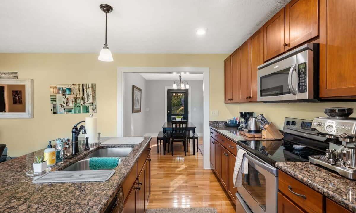 Photo of Kitchen in Avery Creek