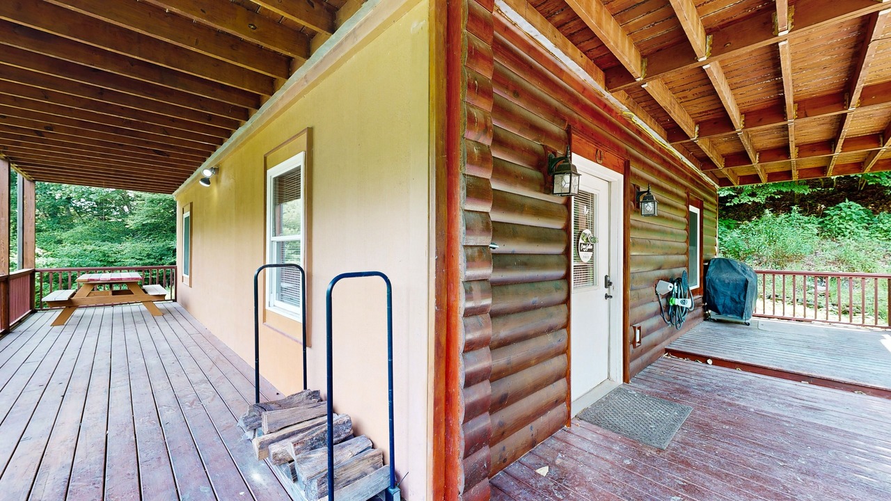 Photo of Patio Balcony in Grassy Creek