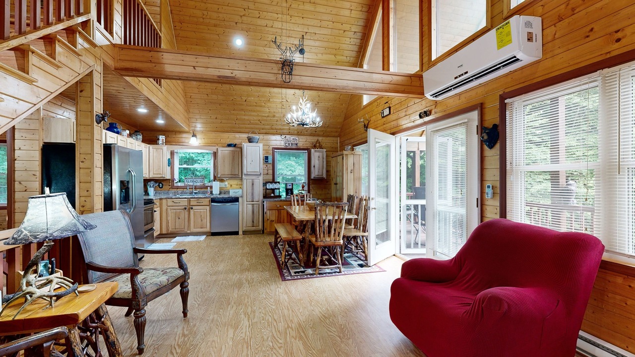 Photo of Livingroom in Grassy Creek