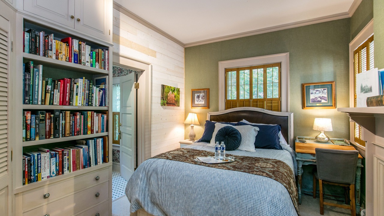 Photo of Bedroom in Asheville