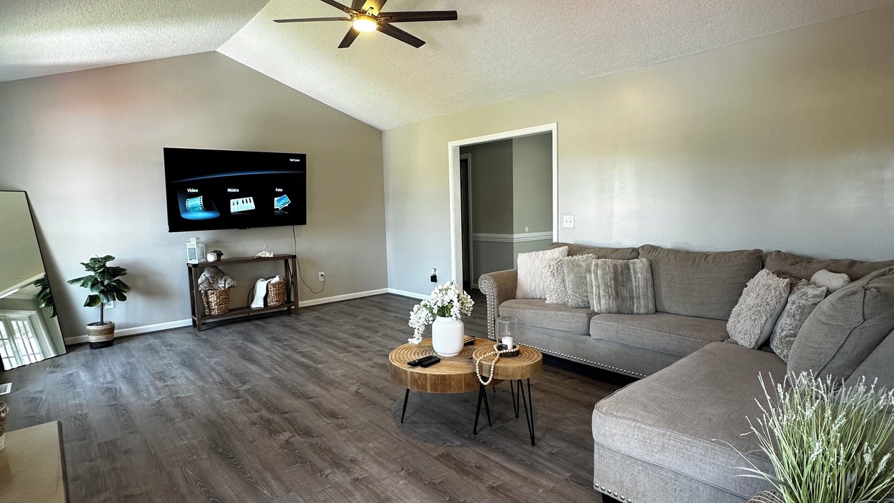 Photo of Livingroom in Clayton