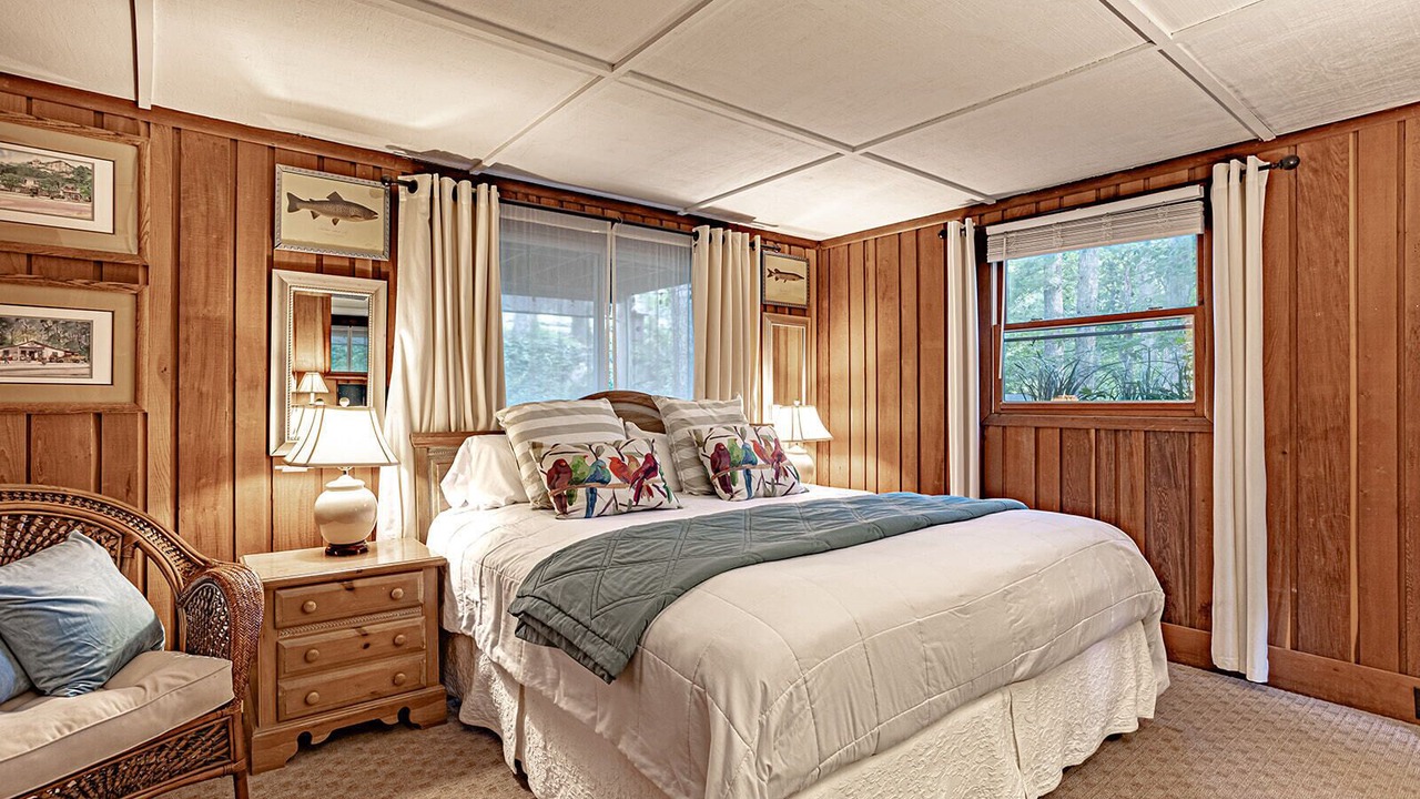 Photo of Bedroom in Lake Lure