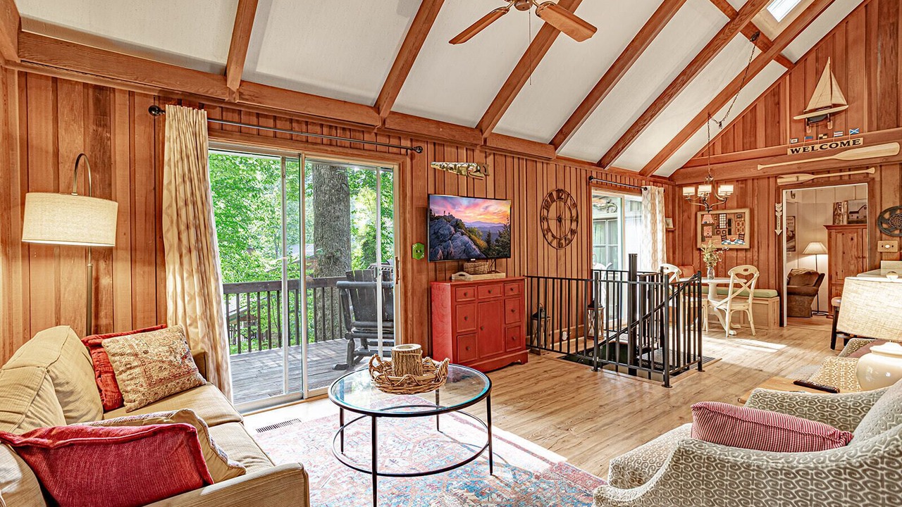 Photo of Livingroom in Lake Lure
