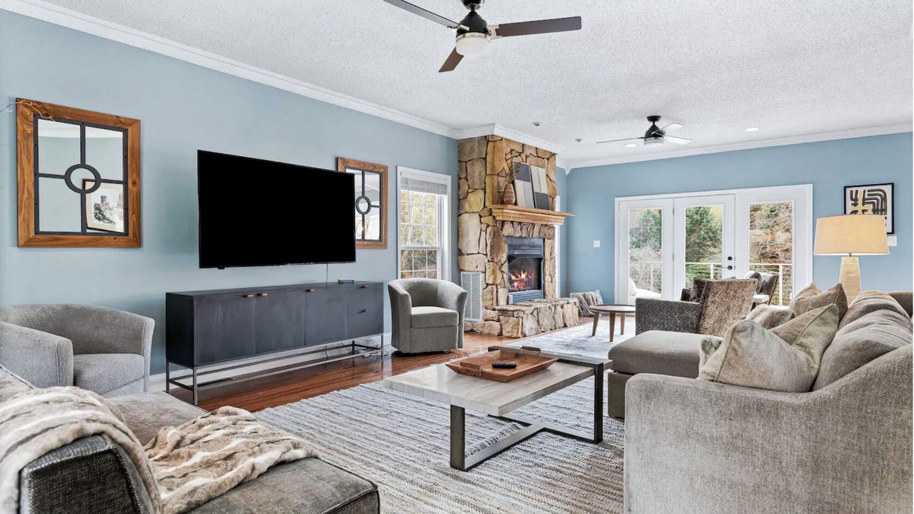 Photo of Livingroom in Candler