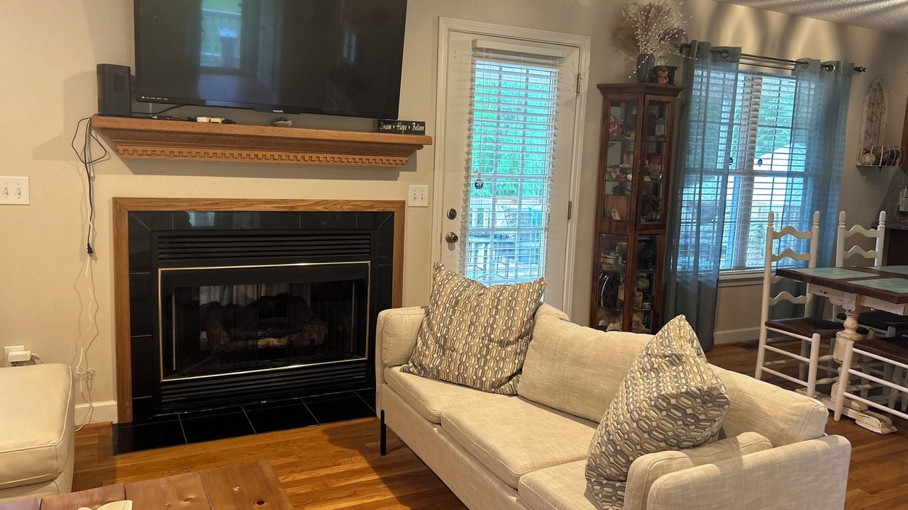Photo of Livingroom in Stokes