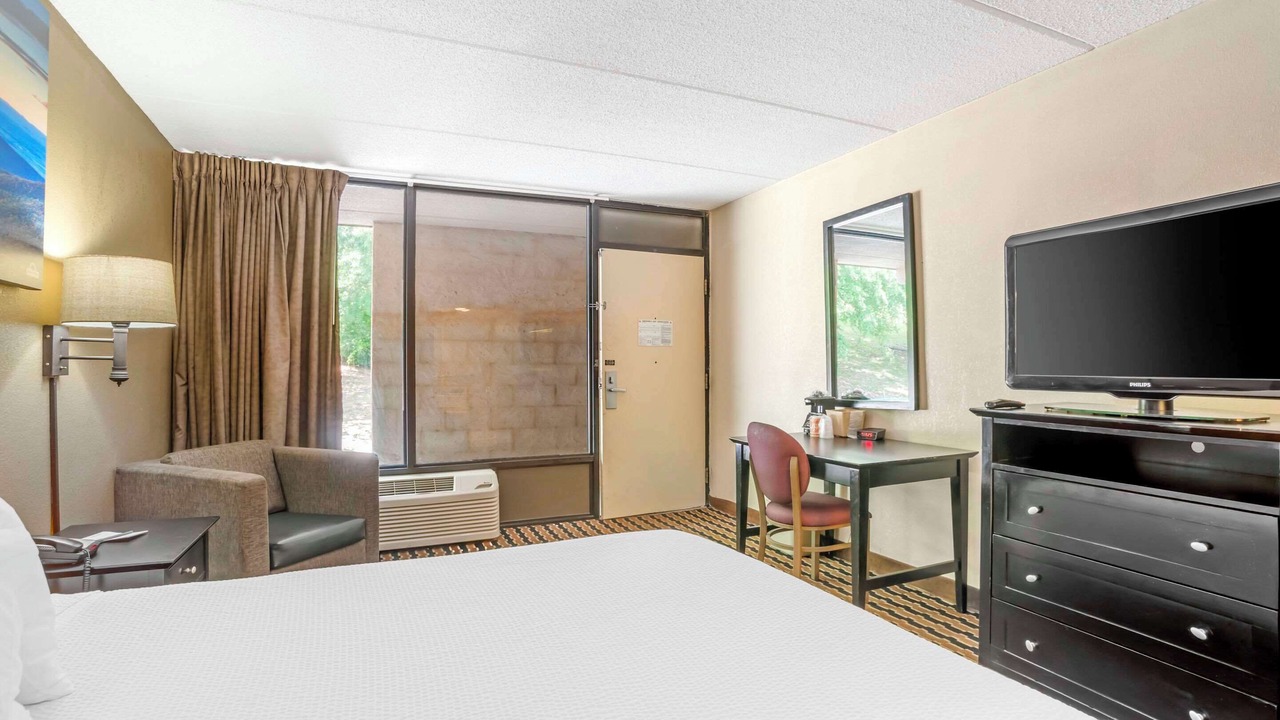 Photo of Bedroom in Wilkesboro