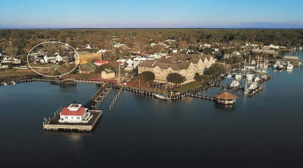 Photo of Others in Historic Downtown Manteo