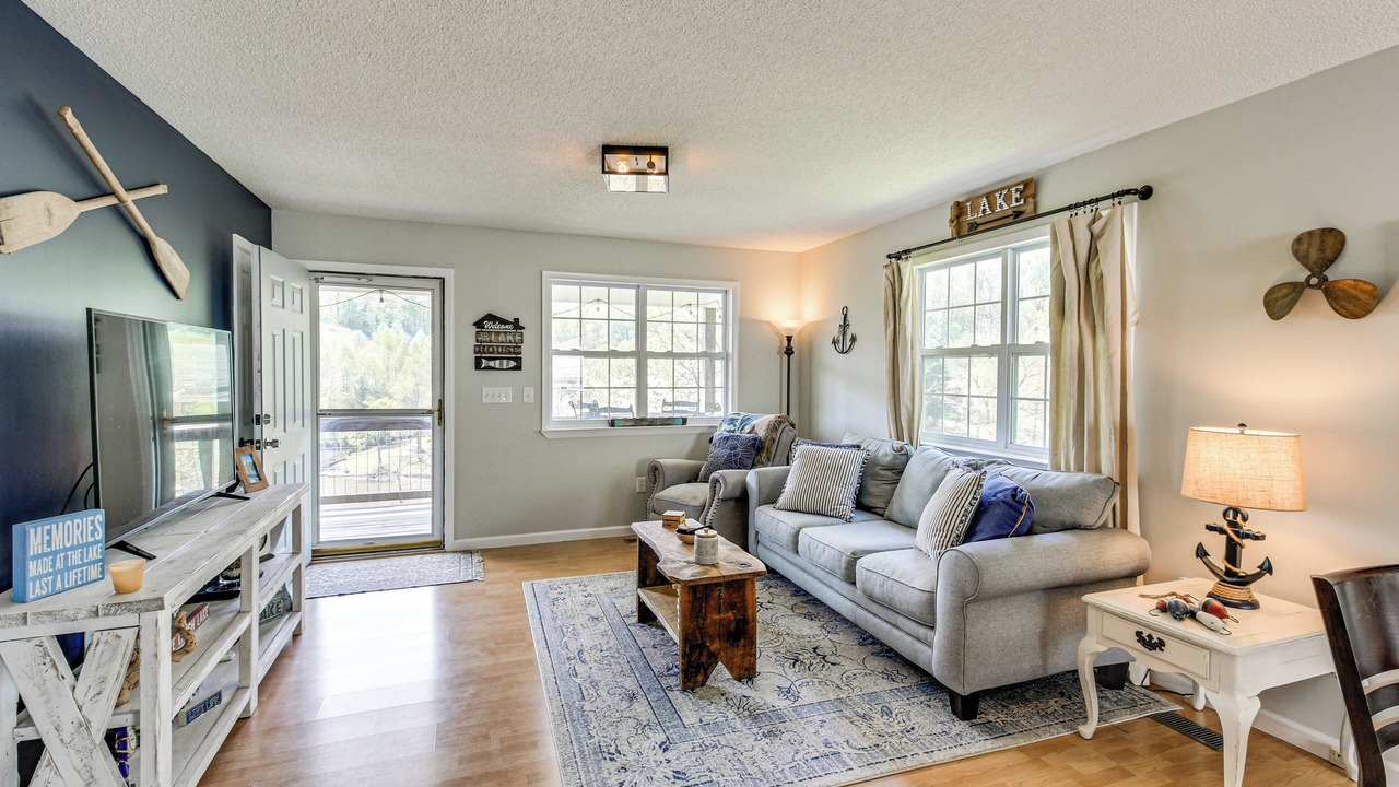 Photo of Livingroom in Lynchburg