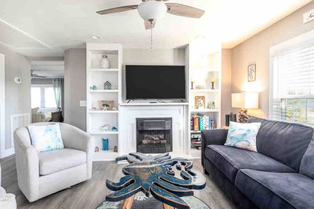 Photo of Livingroom in Carteret County