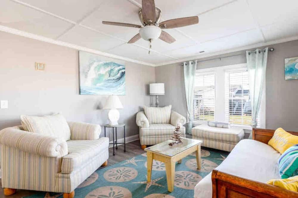 Photo of Livingroom in Carteret County