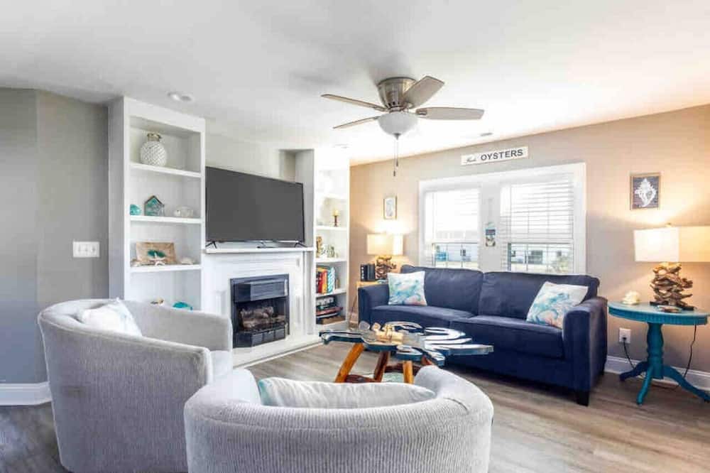 Photo of Livingroom in Carteret County