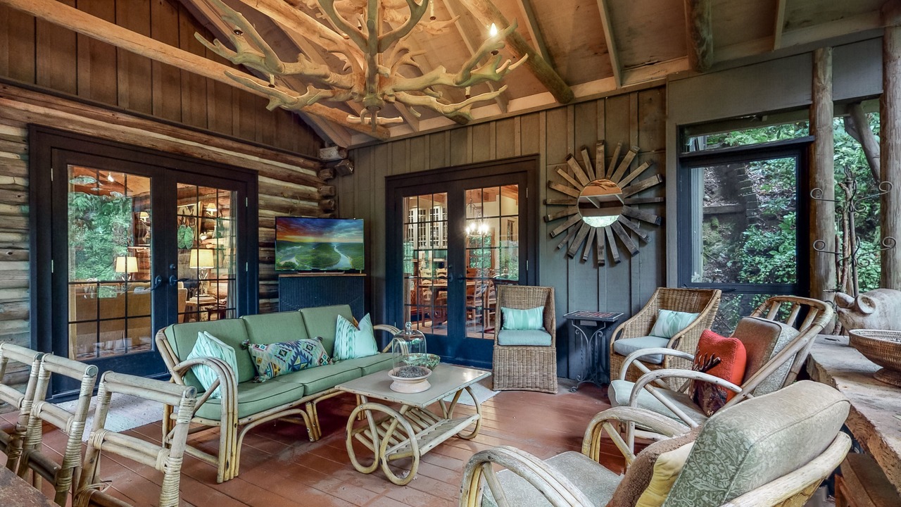 Photo of Livingroom in Lake Sequoyah