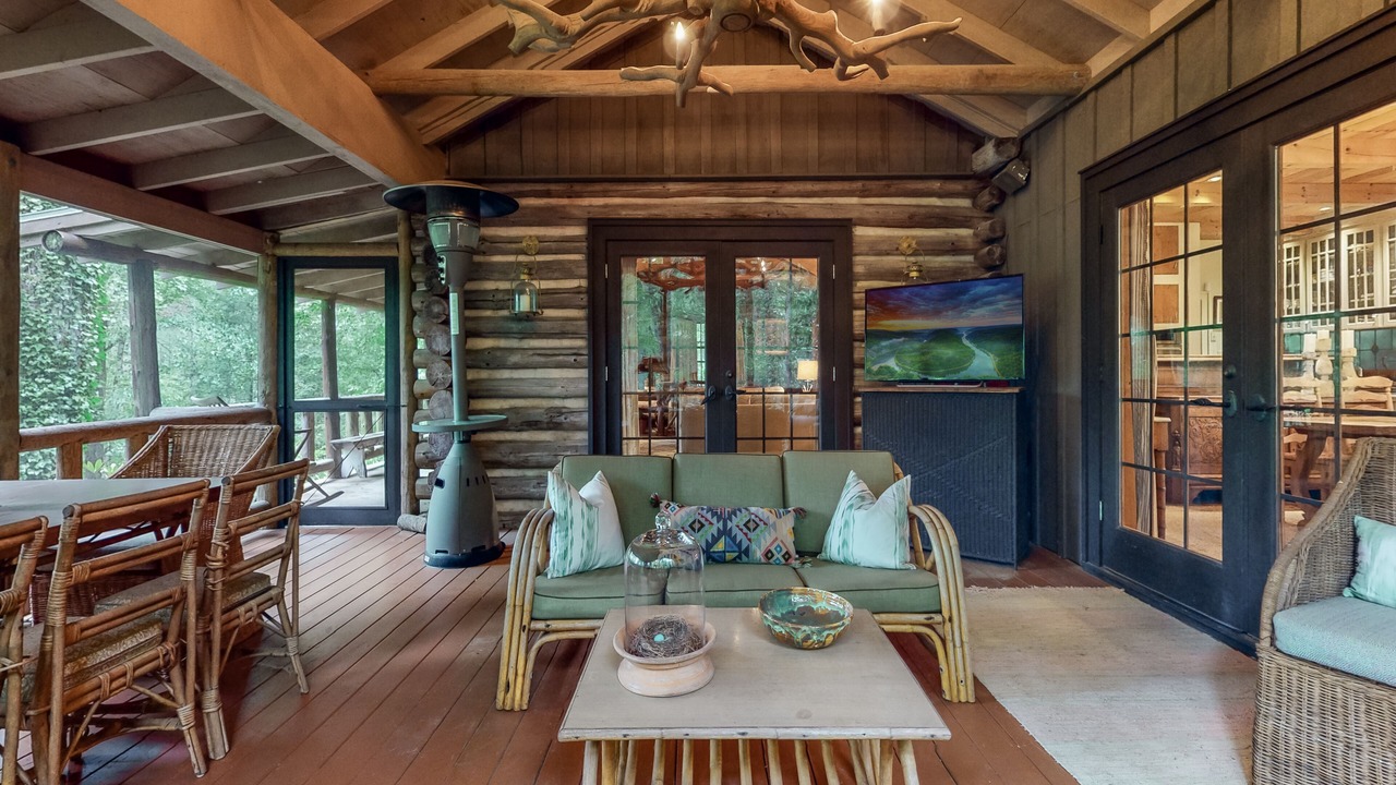Photo of Livingroom in Lake Sequoyah