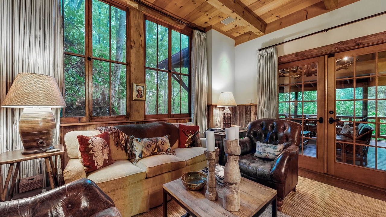 Photo of Livingroom in Lake Sequoyah