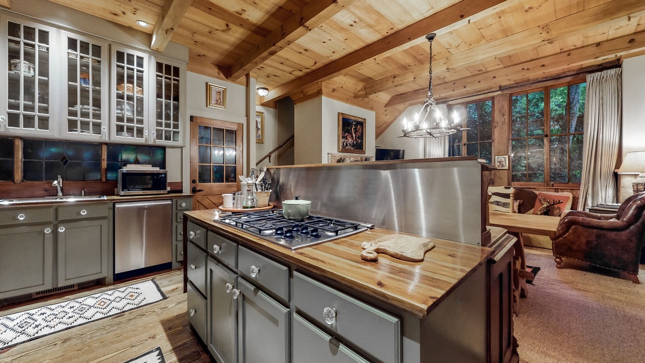 Photo of Kitchen in Lake Sequoyah